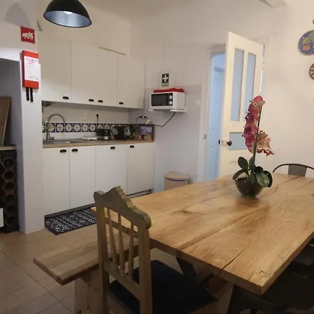 招待所 Bordeaux M1 R3 - & Comfortable Double With Private Patio & Shared Bathroom Lisboa