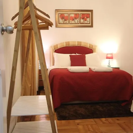 Bordeaux M1 R3 - & Comfortable Double With Private Patio & Shared Bathroom 3*