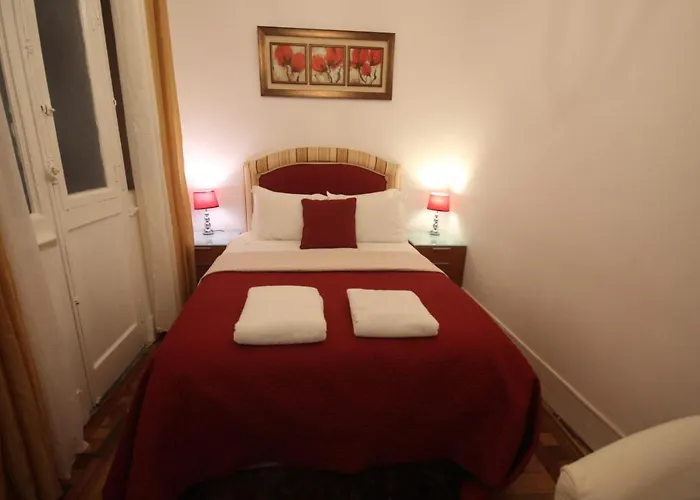 Pensionat Bordeaux M1 R3 - & Comfortable Double With Private Patio & Shared Bathroom Lisboa